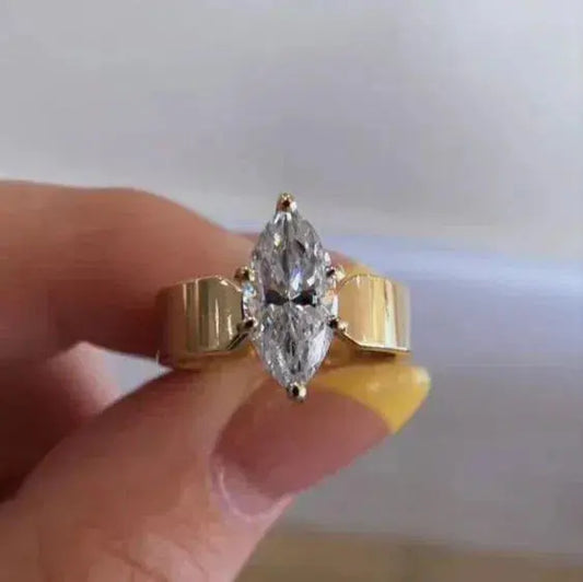 Vintage Crystaline Golden Ring Unique Joyas