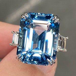 Vintage-style ring with cubic blue crystal Unique Joyas