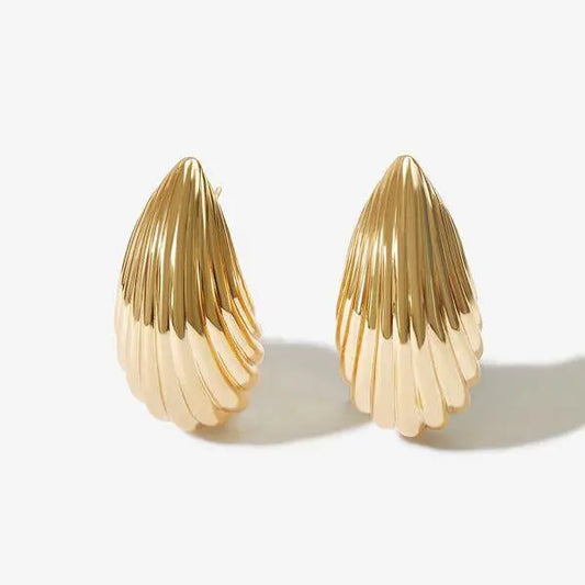 Vintage earrings made of embossed gold Unique Joyas