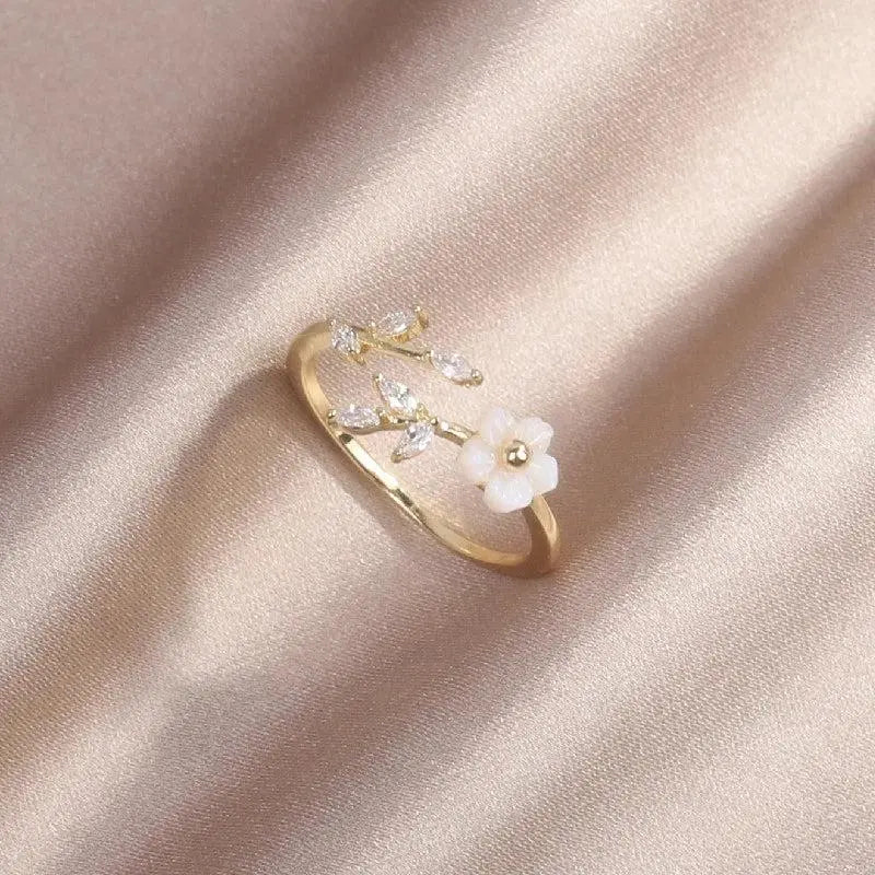 Adjustable Wildflower Ring with Gold Unique Joyas