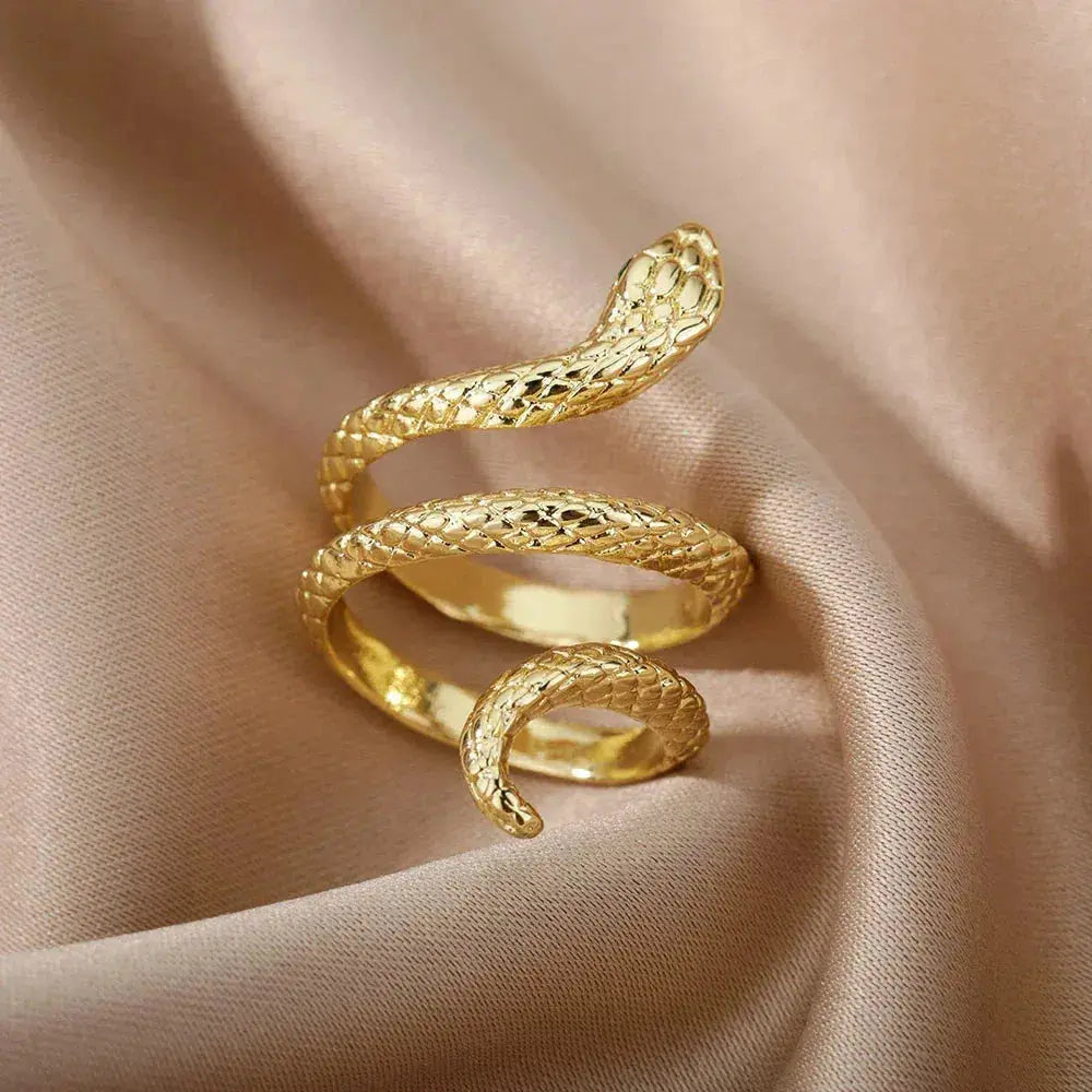 Golden Snake Ring Unique Joyas