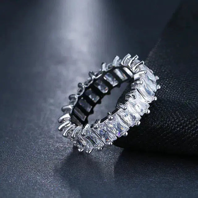 Luxurious Zirconia Ring in Gold and Silver Unique Joyas