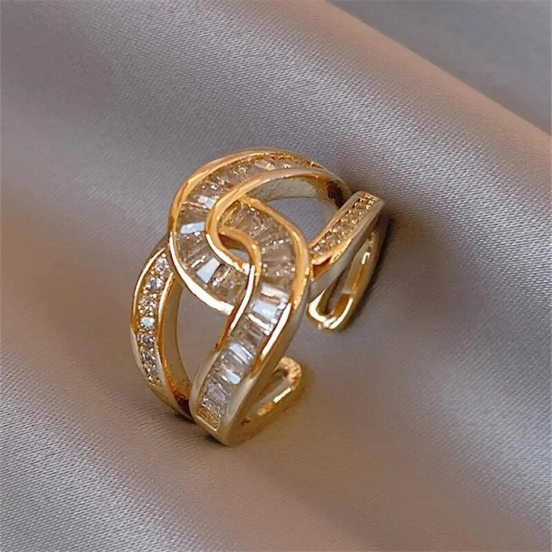 Elegant shiny knotted ring Unique Joyas