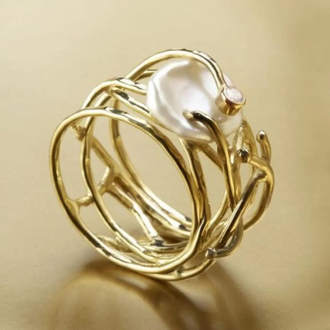 Thin Vintage-Style Gold and Pearl Ring Unique Joyas