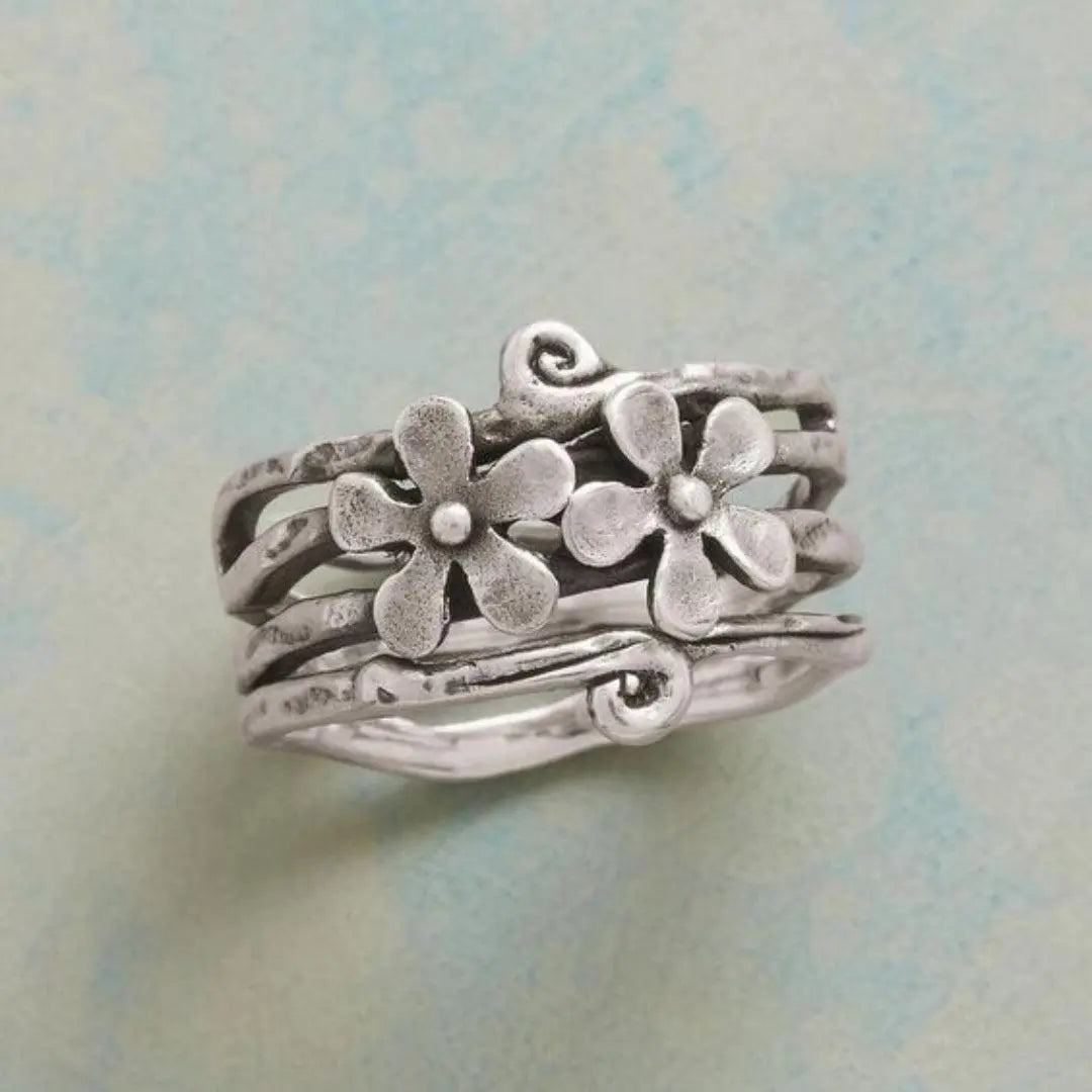 Vintage Hollow Daisy Silver Ring Unique Joyas