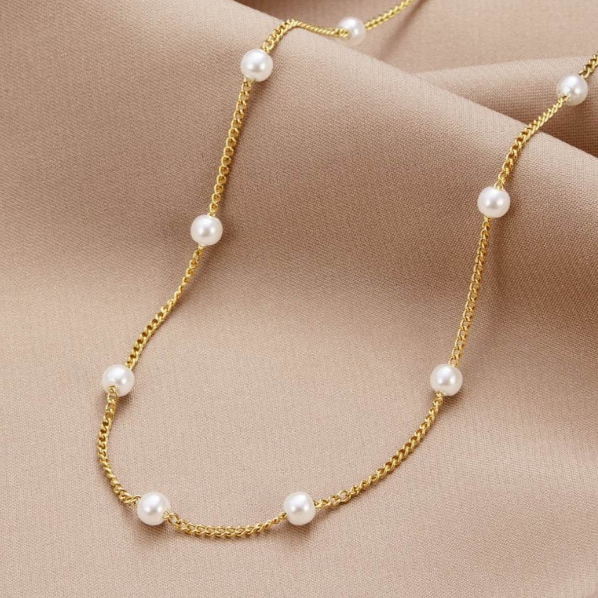 Freshwater pearl gold necklace