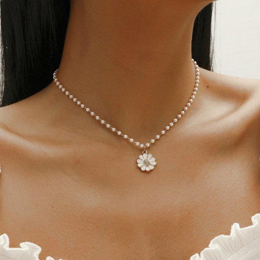 Daisy with Pearl Pendant Claire