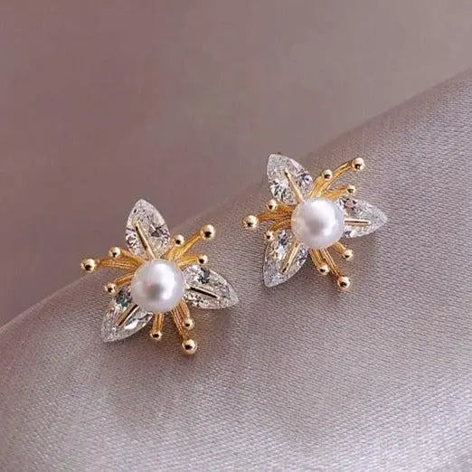 Flower earrings made of crystal and pearls Unique Joyas