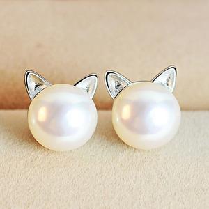 Kitten Earrings with Cultured Pearls and Silver Unique Joyas