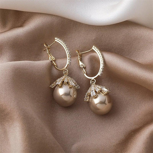 Malia Pearl Earrings Claire