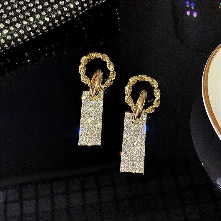 Luxurious zirconia earrings made of sterling silver and adorned with rhinestone baths Unique Joyas