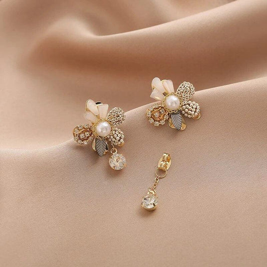 Floral Pendant Earrings with Pearls in Gold Unique Joyas