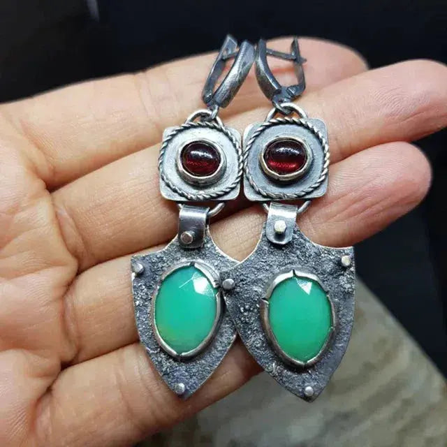 Vintage earrings with green stone Unique Joyas