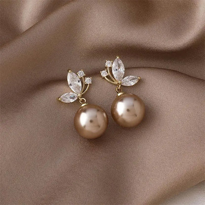 Earrings Exotic Pearls with Gold Crystals