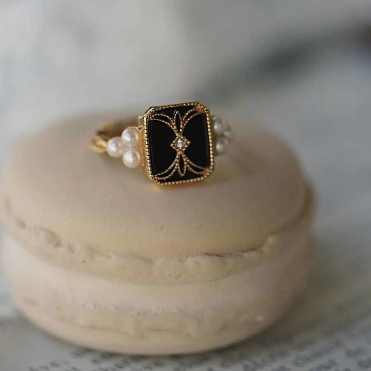 Vintage Luxury Pearl Enamel Rings Unique Joyas