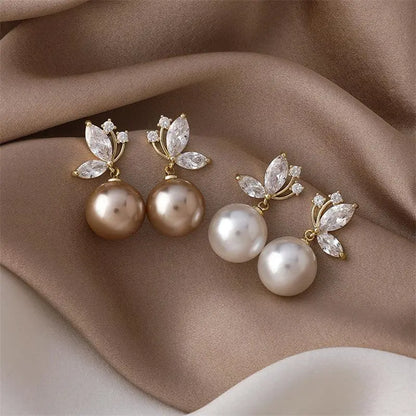 Earrings Exotic Pearls with Gold Crystals