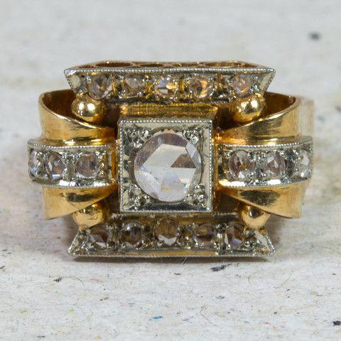 Gold ring with white crystal in vintage style Unique Joyas