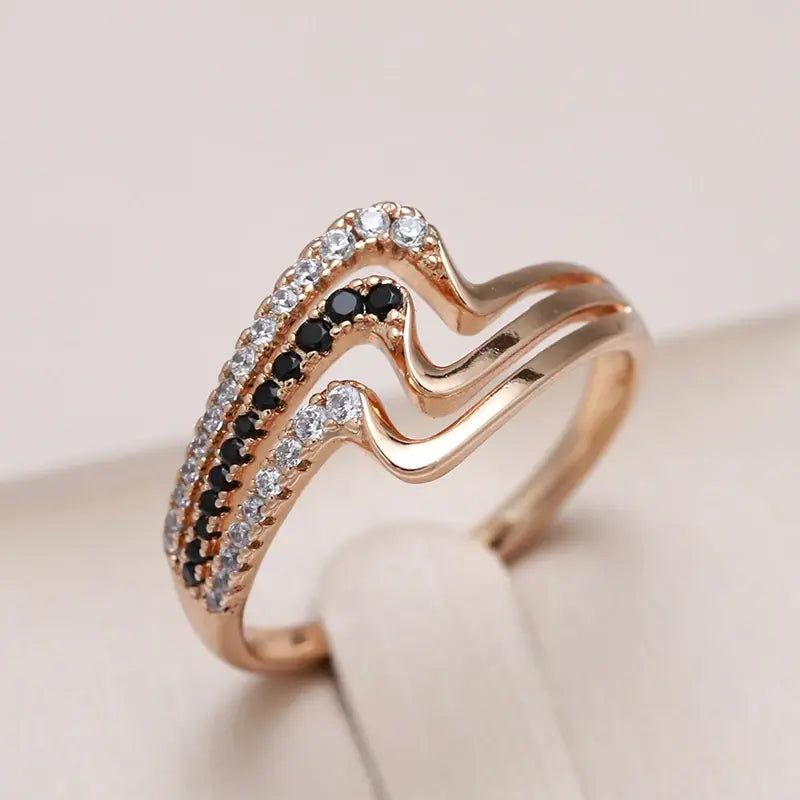 Elegant Wave Ring made of Zirconia Unique Joyas