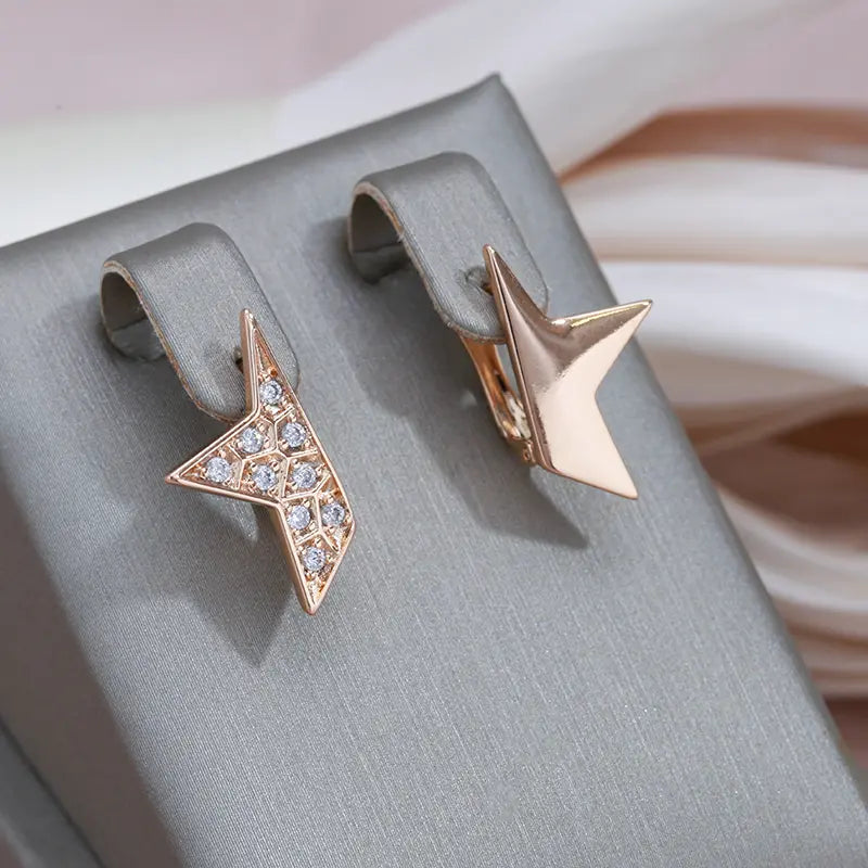 Elegant sparkling star earrings made of gold and zirconia Unique Joyas