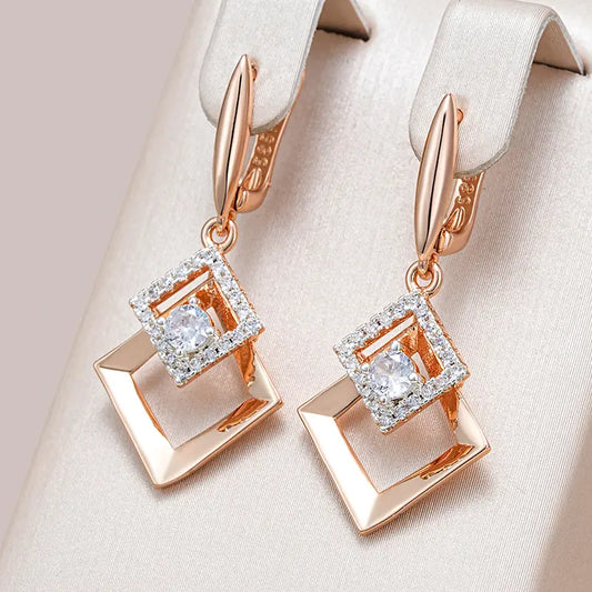 Elegant geometric gold-plated shiny earrings