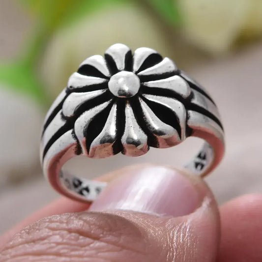 Vintage Flower Ring in Silver Unique Joyas