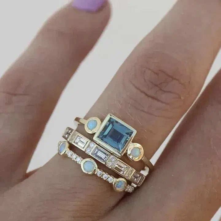 Vintage-style ring with blue crystal Unique Joyas