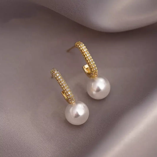 Elegant light gold pearl earrings Claire