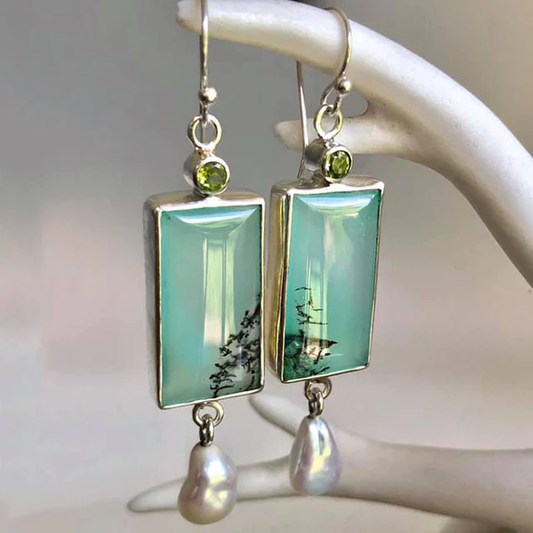 Pearl earrings with green enamel Claire