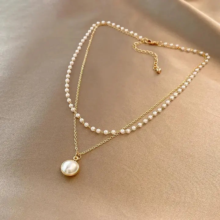 Elegant Pearls in Gold Chain Unique Joyas