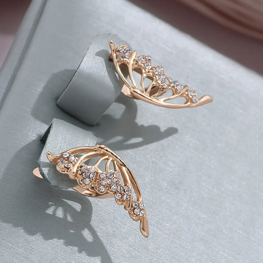 Elegant earrings with shiny wings