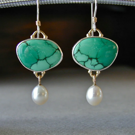 Vintage earrings made of turquoise and pearls Claire