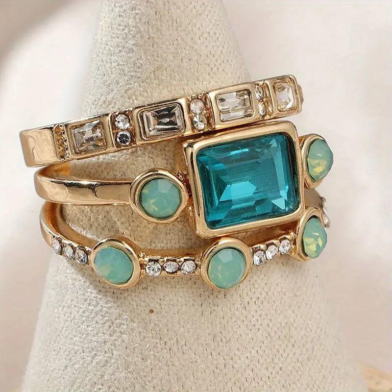 Vintage-style ring with blue crystal Unique Joyas