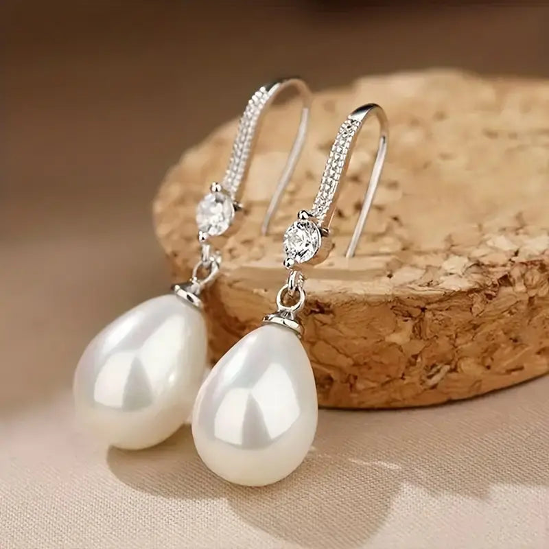 Pearl earrings with shiny pearls Unique Joyas