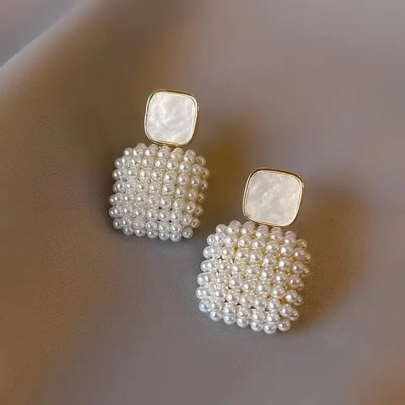 Square Earrings with Elegant Pearls Unique Joyas