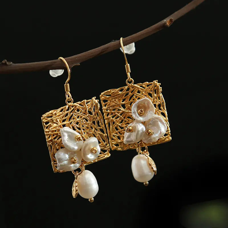 White Vintage Earrings with Pearls and Flowers Unique Joyas