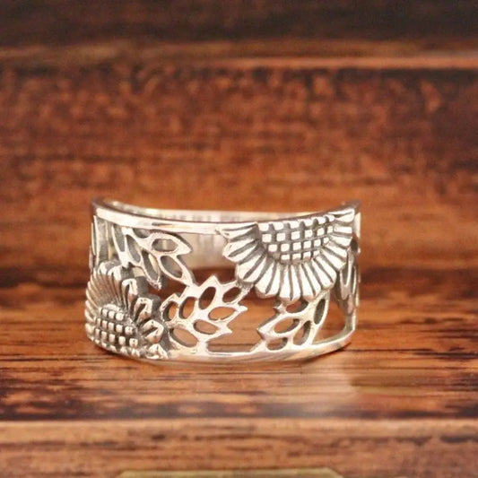 Vintage Hollow Sunflower Ring