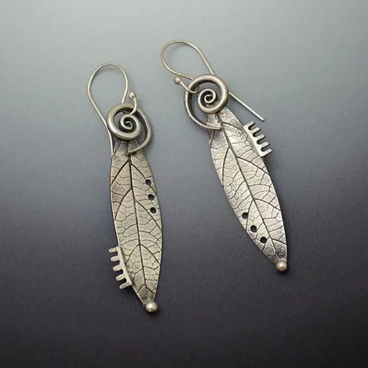 Vintage sterling silver earrings with jagged leaves Unique Joyas