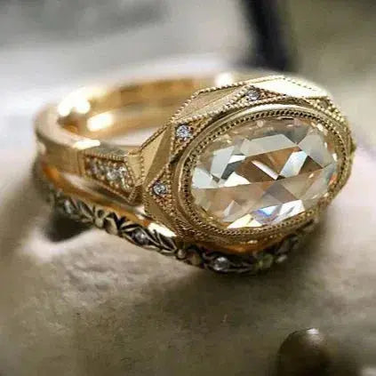 Round Ring with Crystal Inlays in Vintage Gold Unique Joyas