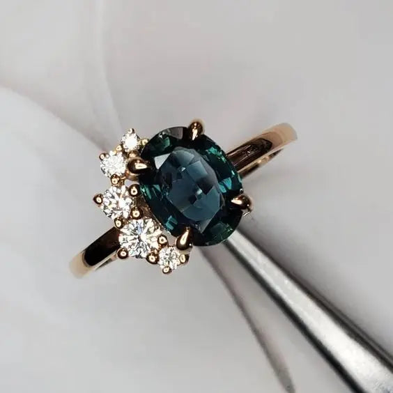 Vintage ring with blue crystal and zirconia Unique Joyas