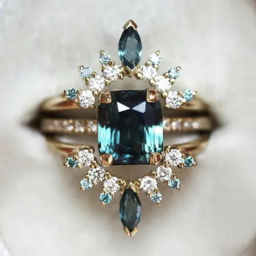 Vintage Brilliant Blue Bluish Crystals Ring Unique Joyas