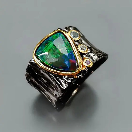 Vintage Brilliant Green Crystal Ring Unique Joyas