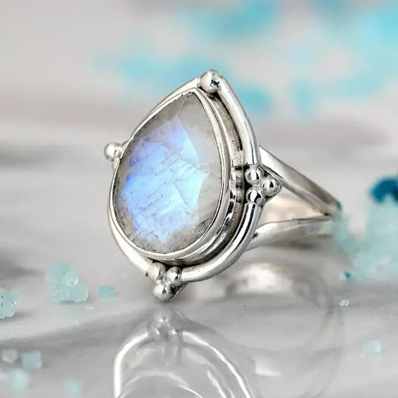 Vintage White Opal Drop-Shaped Ring Unique Joyas