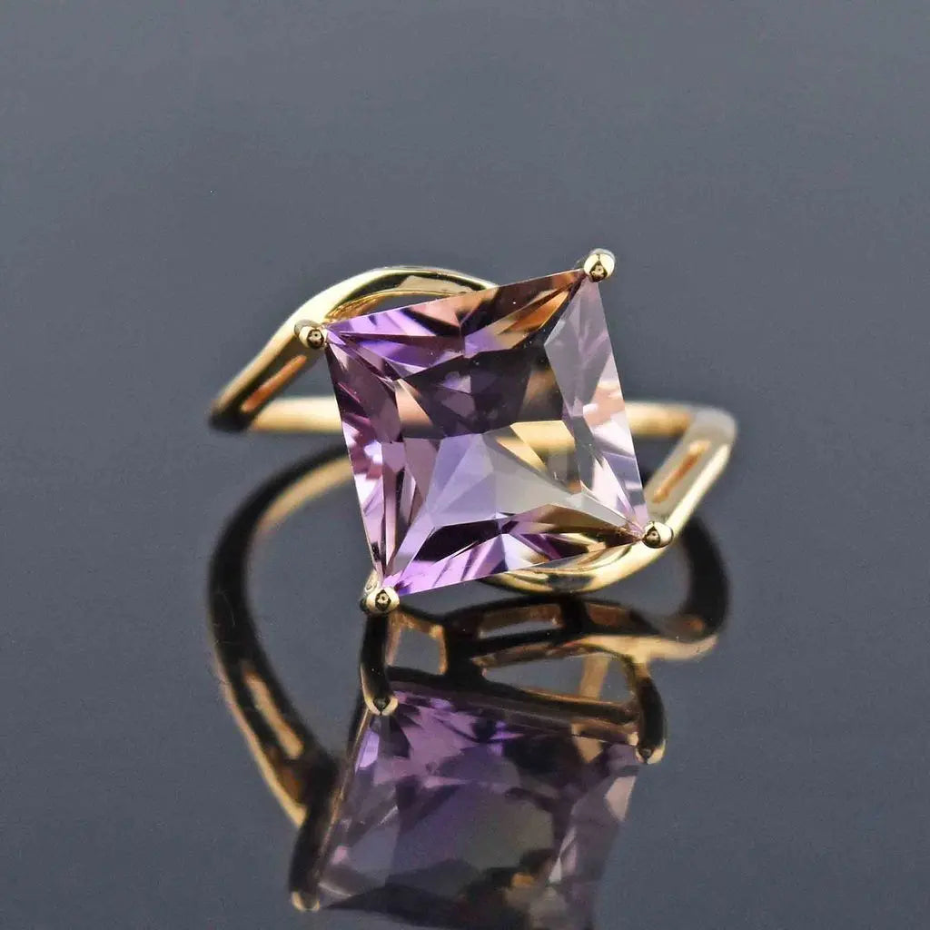 Purple Ring with Cubic Crystal Vintage Unique Joyas