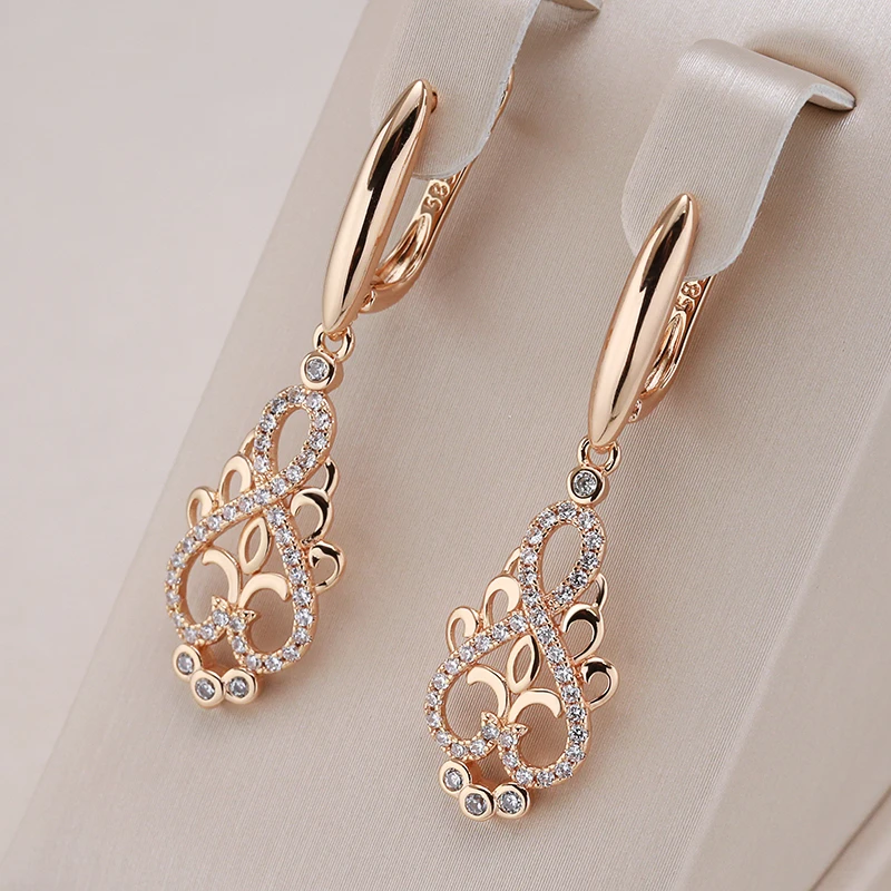 Elegant fairy earrings with zirconia in gold